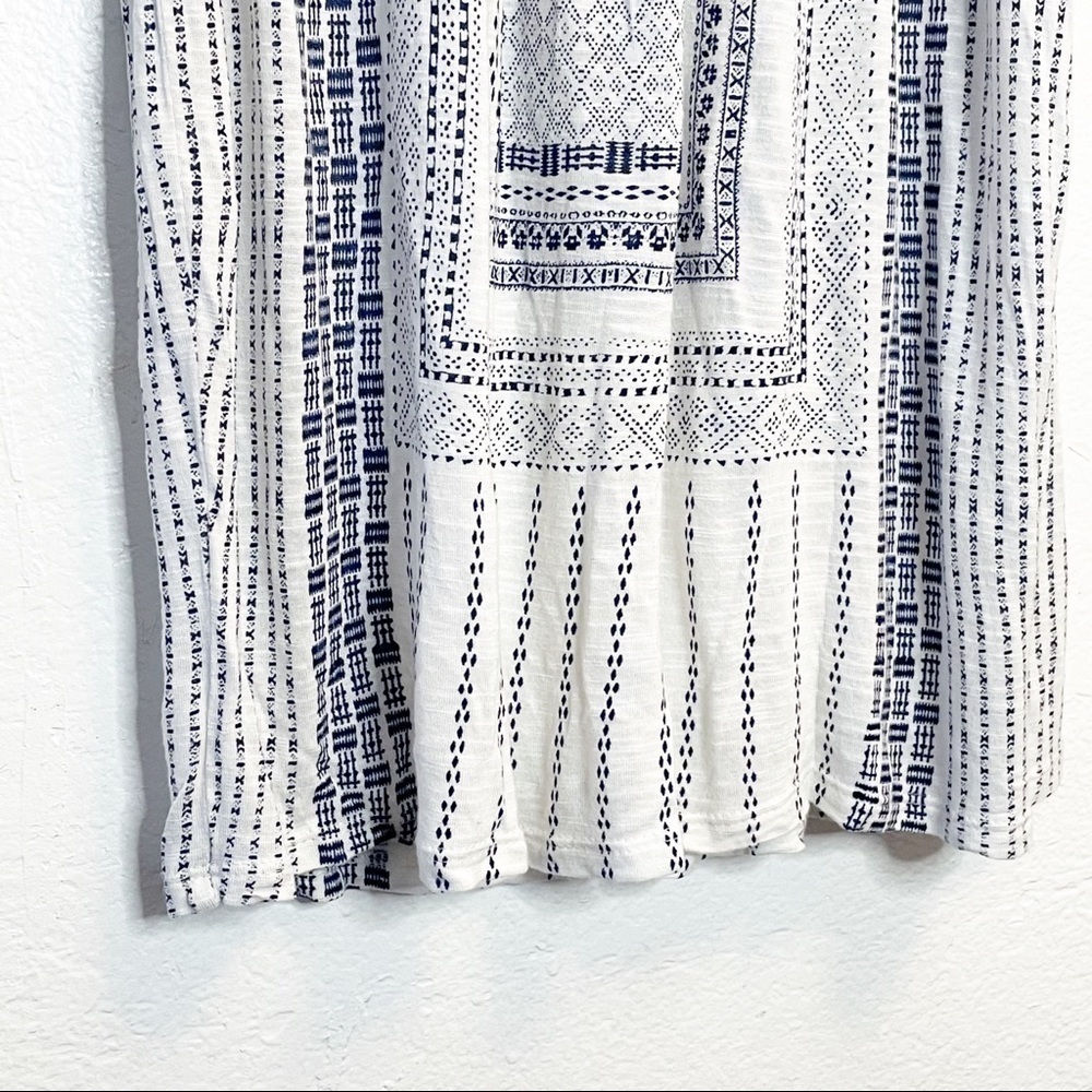 Lucky Brand Cold Shoulder Top. Blu/Wht. Size Small - Picture 4 of 7